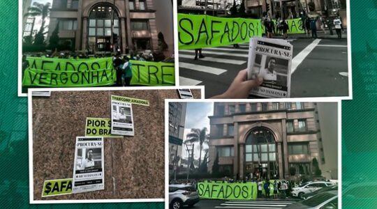 Torcida do Coritiba protesta contra a Treecorp na Faria Lima, em São Paulo