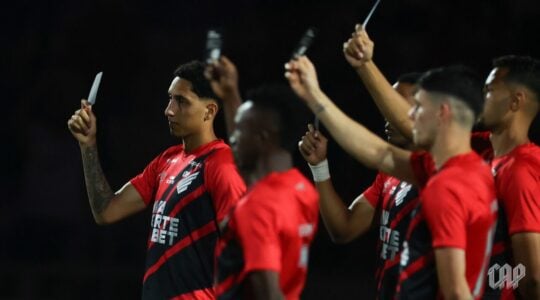 O Cartão Antirracismo lançado pelo Athletico