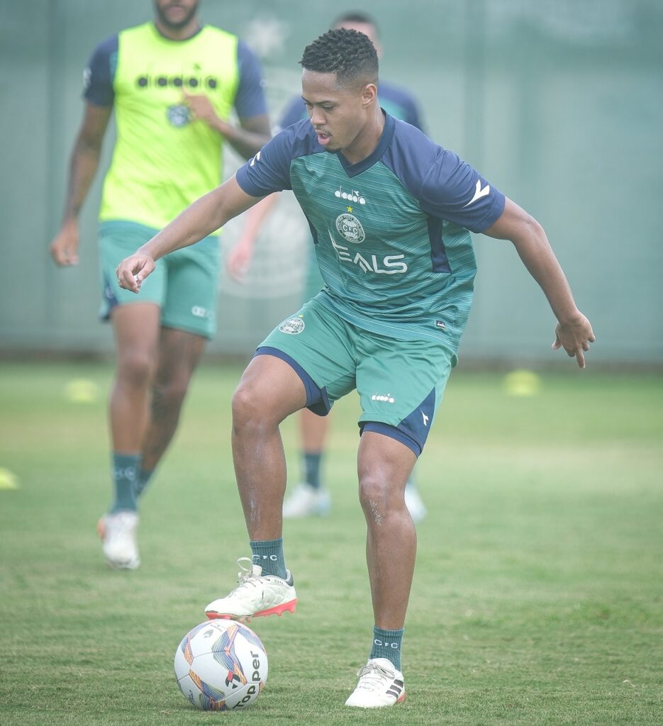 O volante Jorge, em treino do Coritiba