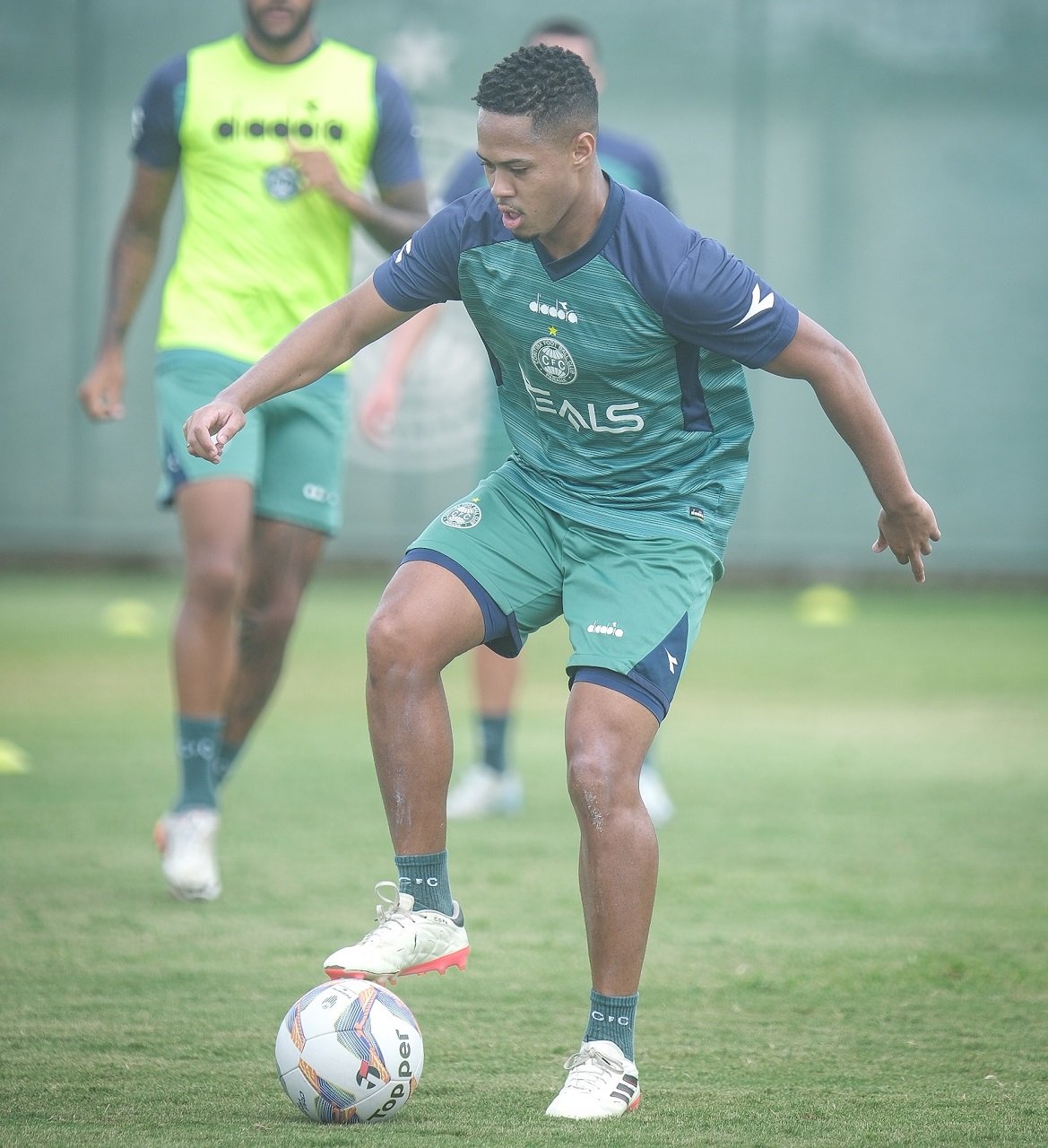 O volante Jorge, em treino do Coritiba