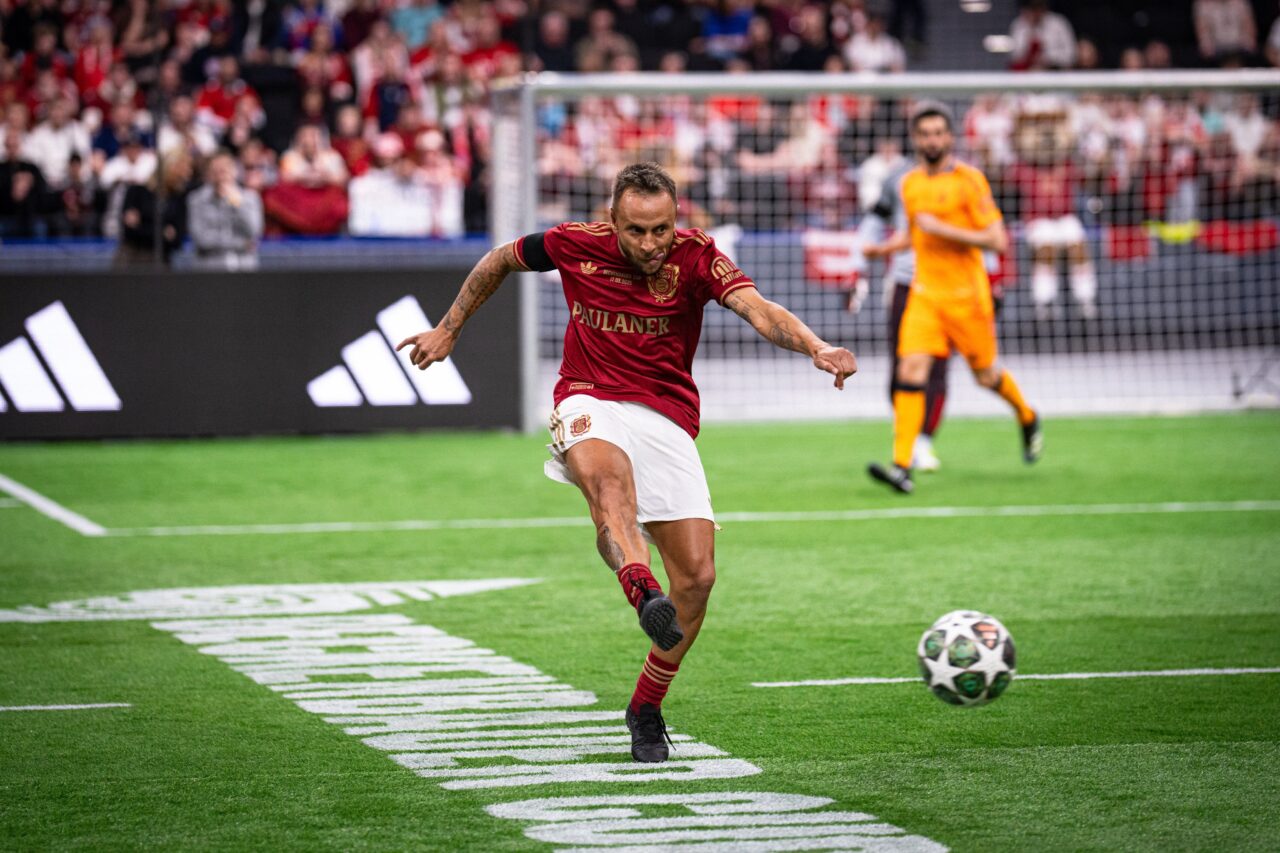 Rafinha em ação pelo Bayern de Munique