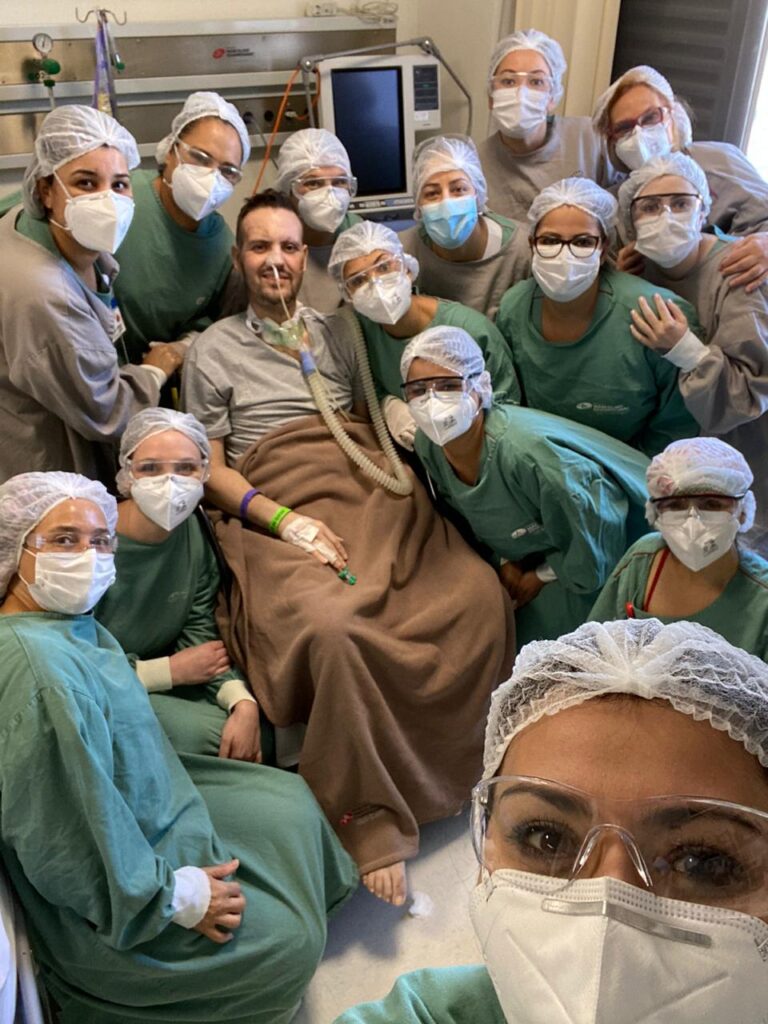 Guilherme Kovalski e equipe médica – créditos divulgação