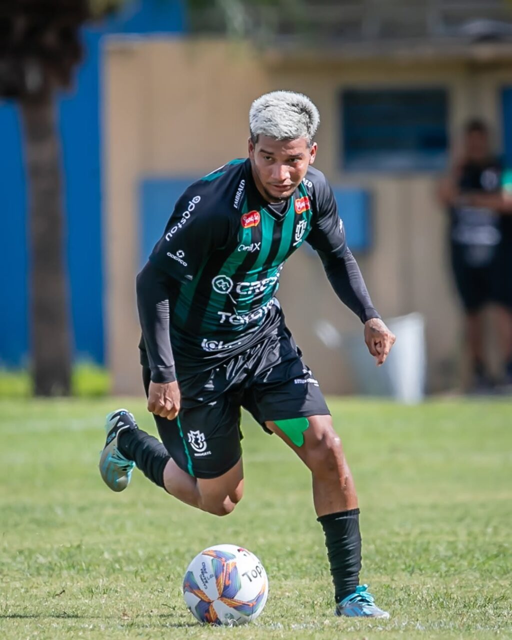 O atacante Edison Negueba, do Maringá