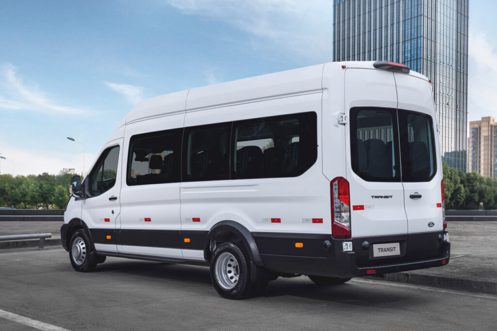 NovaFordTransit2026_Minibus