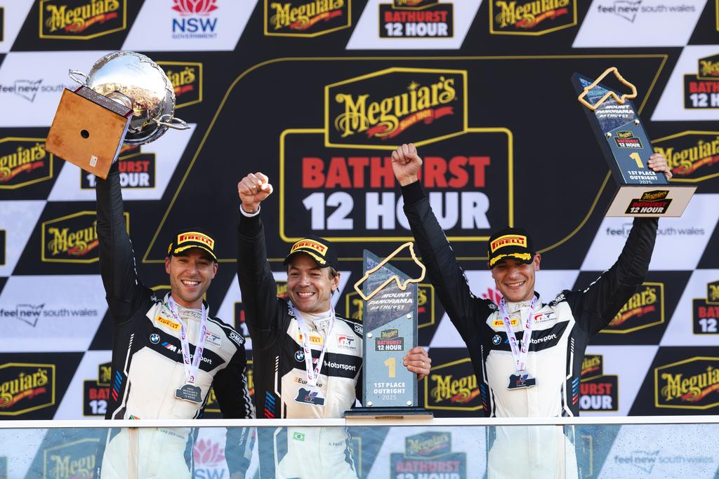 Sheldon, Farfus e Kelvin comemoram a vitória nas 12 Horas de Bathurst