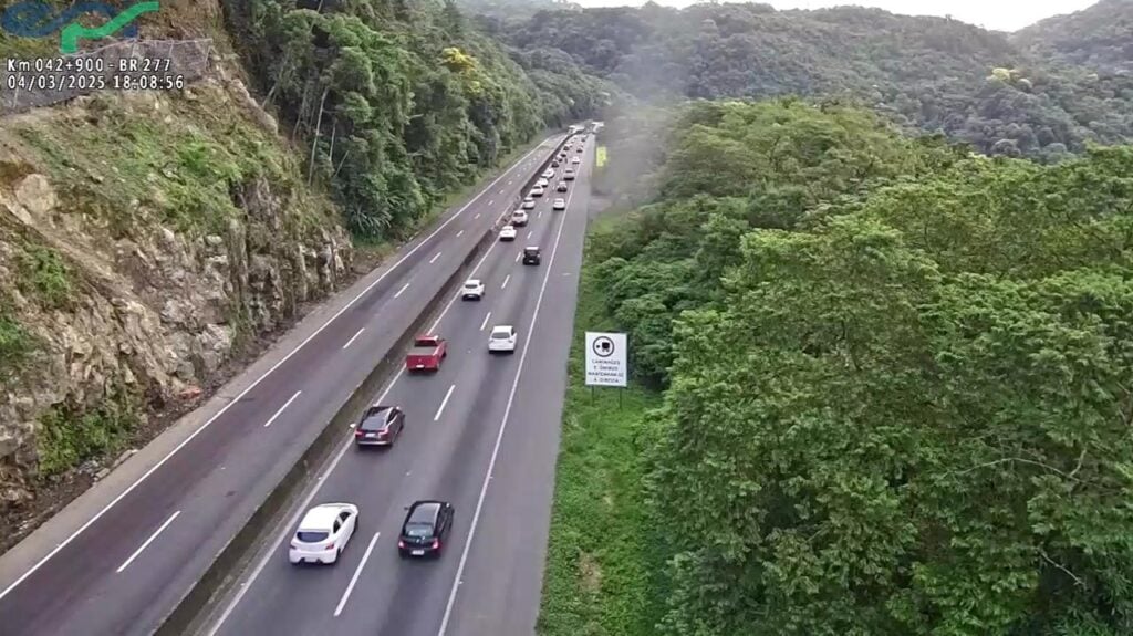 movimento na br 277