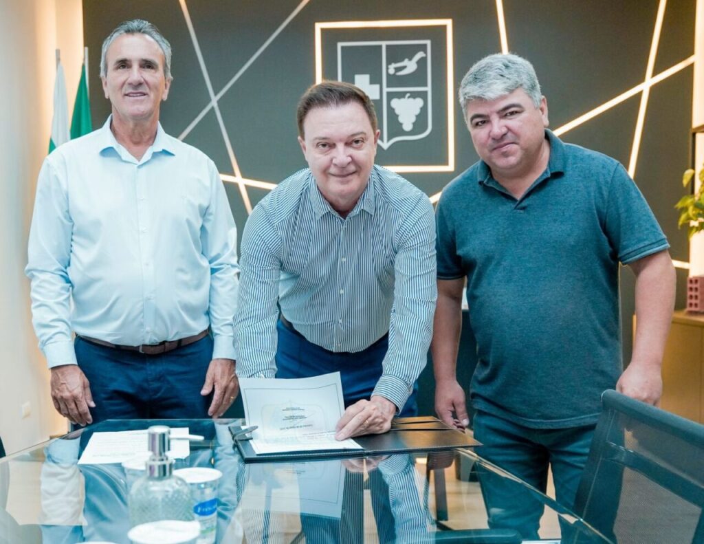 prefeito colombo licenca