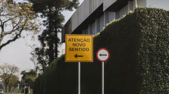 rua com novo sentido