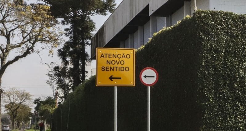 rua com novo sentido