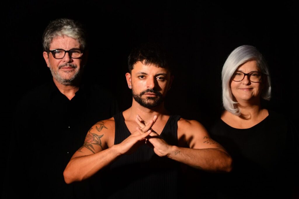 thumbnail-Mostra-Surda—OctavioCamargo-JonatasMedeiros-eRafaelaHoebel-Iliadahomero-FotoGilsonCamargo