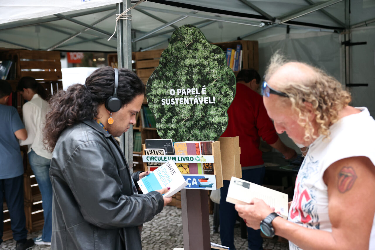 TROCA DE LIVROS