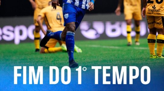 Alef Manga em ação pelo Avaí