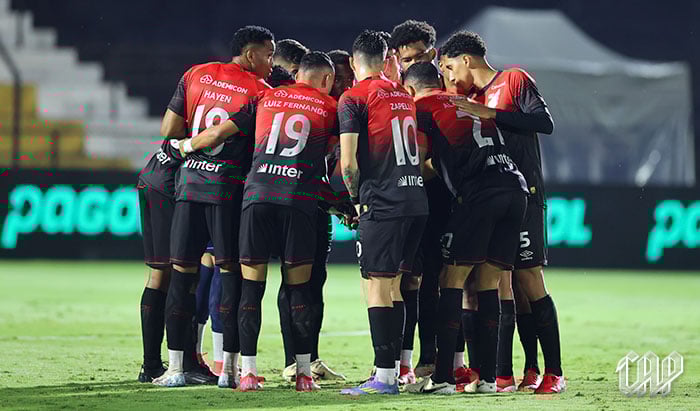 O time do Athletico contra o Novorizontino