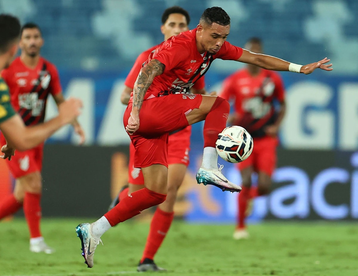 Luiz Fernando em Cuiabá x Athletico