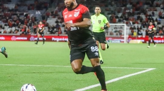O meio-campista Patrick, do Athletico