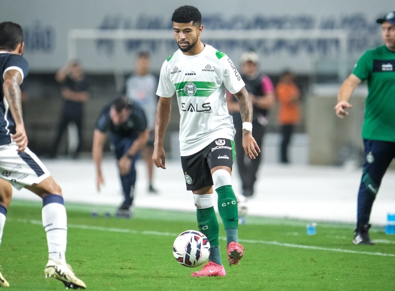 Lucas Ronier em Remo x Coritiba