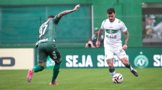 O lateral Zeca em Chapecoense x Coritiba