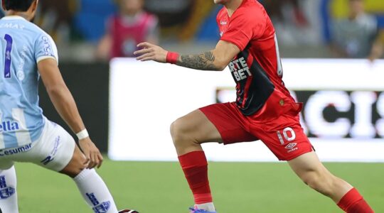 Zapelli, do Athletico, enfrenta o Paysandu