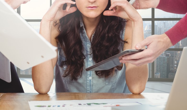 Governo adia novas regras de saúde mental no trabalho para 2026-crédito de Freepik-foto2
