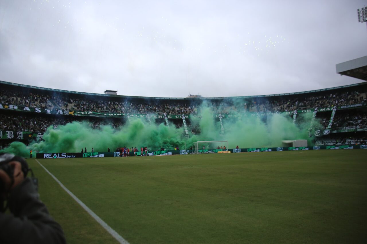 Torcida do Coritiba no Couto Pereira: promoção de ingressos