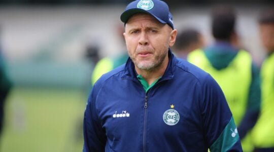 O técnico do Coritiba, Mozart