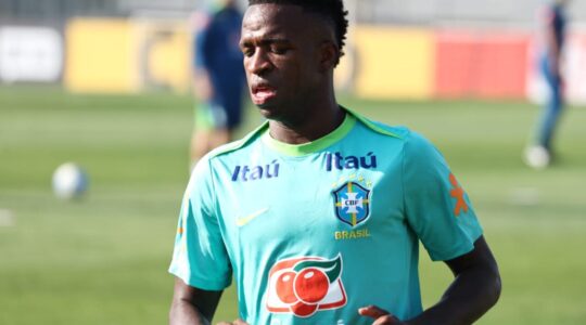 Vinícius Júnior, Vini Jr, em treino da seleção brasileira