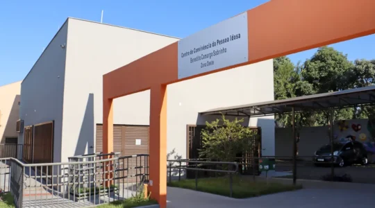 aula-EJA-no-CCI-Oeste-educacao-idosos-Emerson-Dias-2a