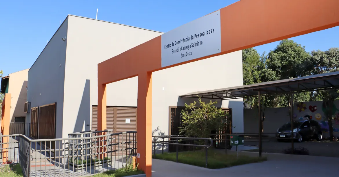 aula-EJA-no-CCI-Oeste-educacao-idosos-Emerson-Dias-2a