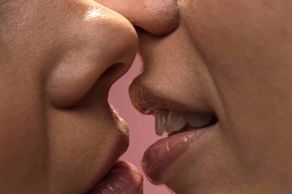 close-up-couple-love-kissing