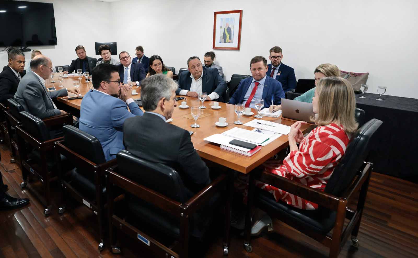 comitiva BR-476 Gleisi foto divulgação