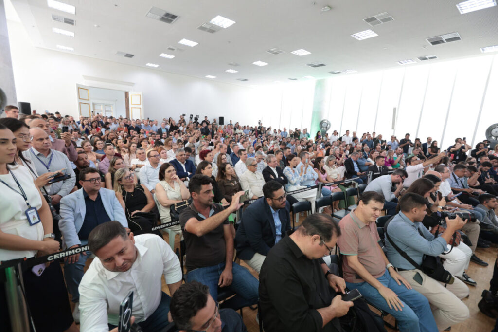 deputados palácio iguaçu ato