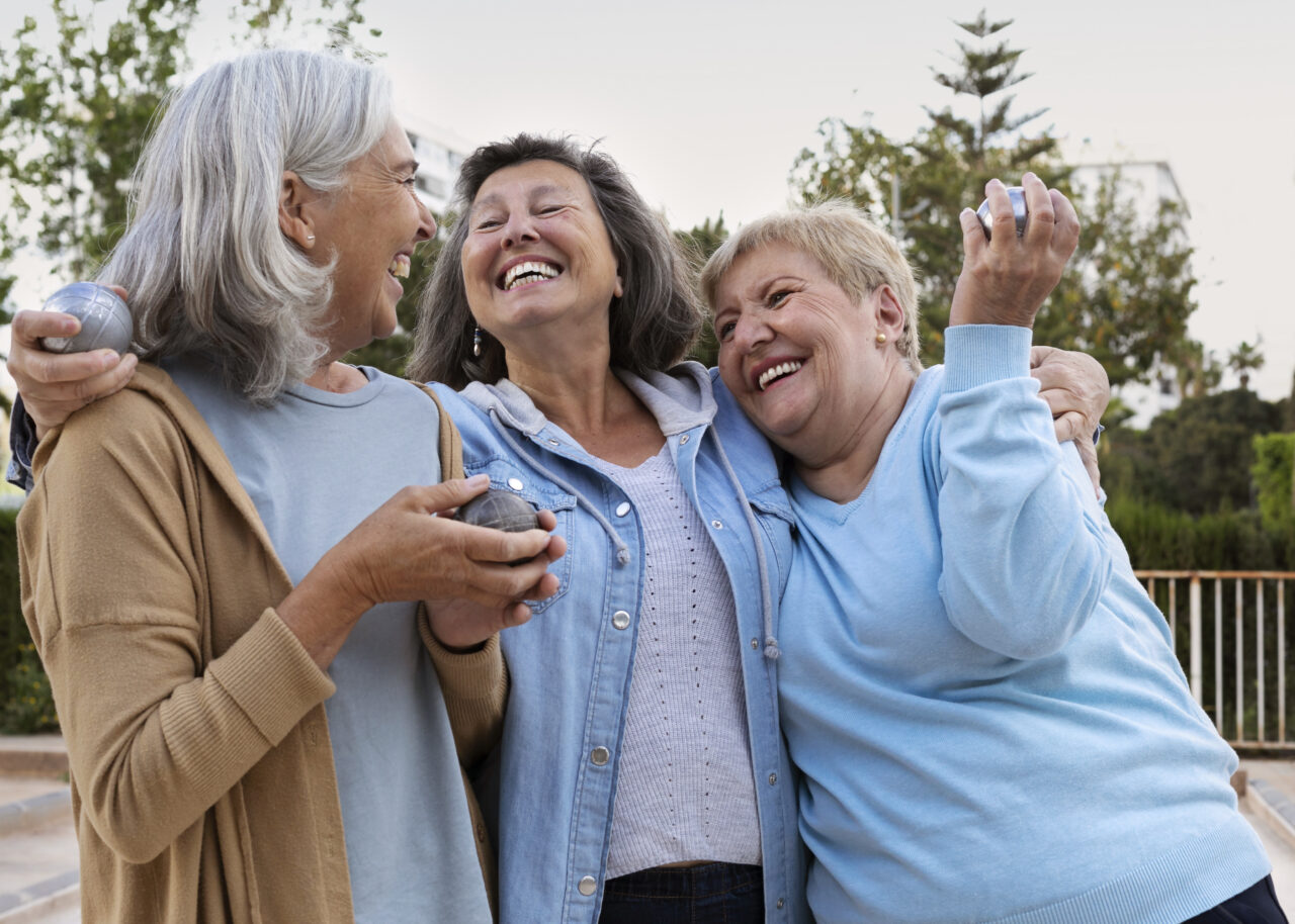elderly-friends-playing-petanque