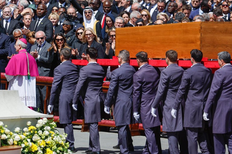 papa francisco sepultamento