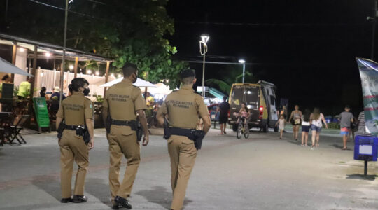 policiais