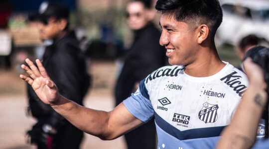 O boliviano do Miguelito, em treino do Santos