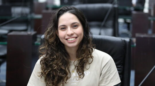 Ana Júlia solidariedade deputadas ataques