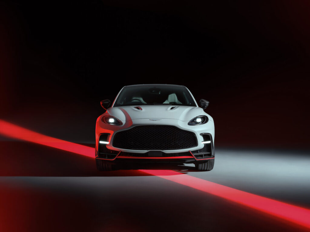 Aston Martin DBX S_12