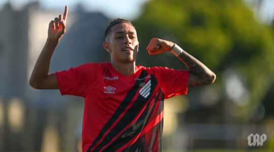 O lateral-direito Kauã Moares, do Athletico