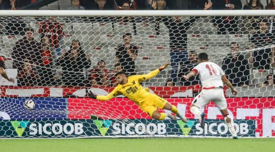 O goleiro Mycael, do Athletico Paranaense