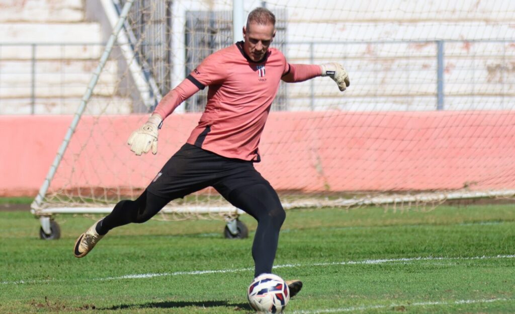 O goleiro João Carlos, do Botafogo-SP: ex-Athletico Paranaense