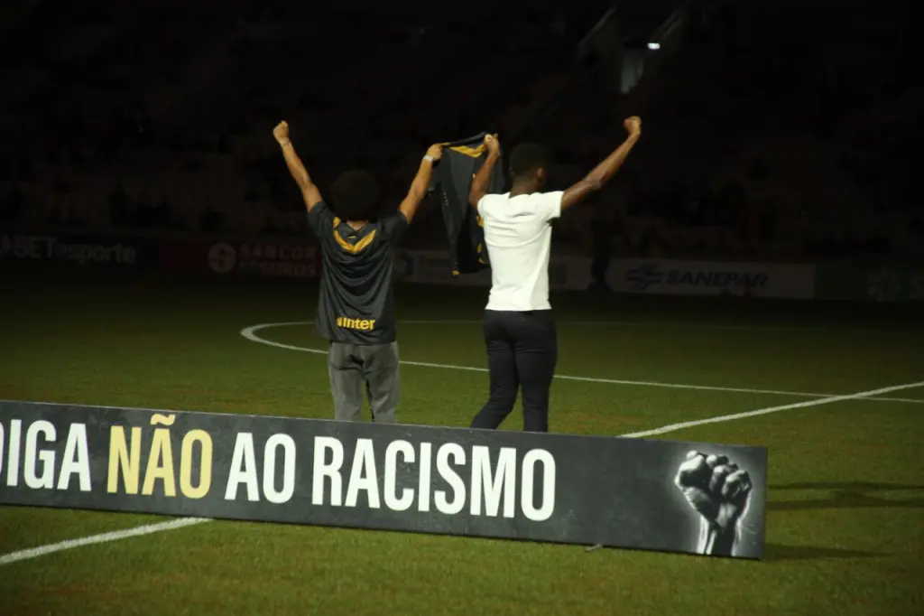 Campanha contra o racismo no futebol