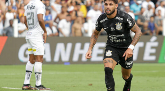 Yuri Alberto comemora gol do Corinthians contra o Santos