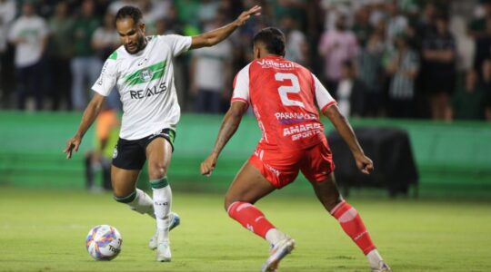 O ponta Everaldo, do Coritiba