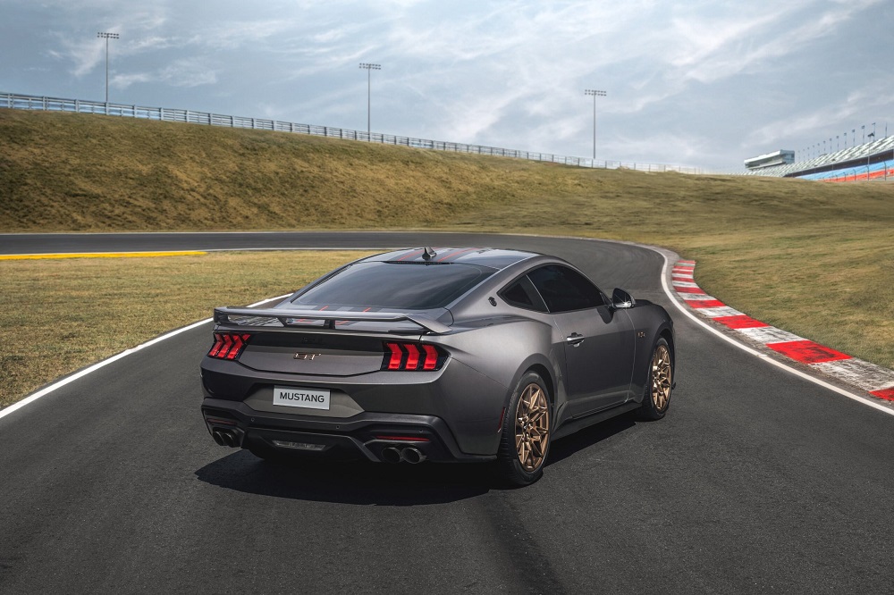 FordMustangGTPerformanceManual-2
