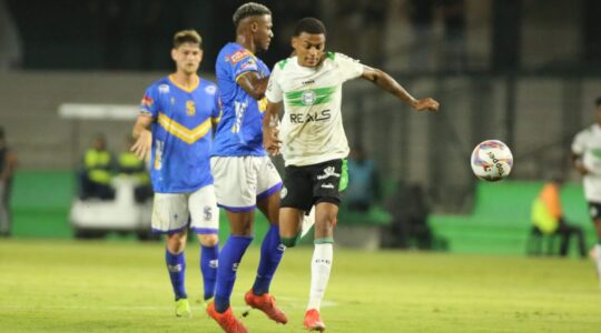 Caio Matheus, do Coritiba, enfrenta o São Joseense