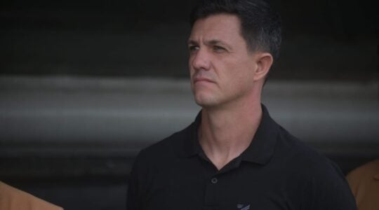 O técnico Mauricio Barbieri, em Brusque x Athletico