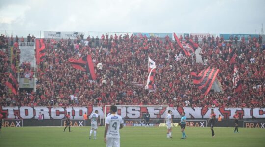 Brusque x Athletico, na Arena Joinville