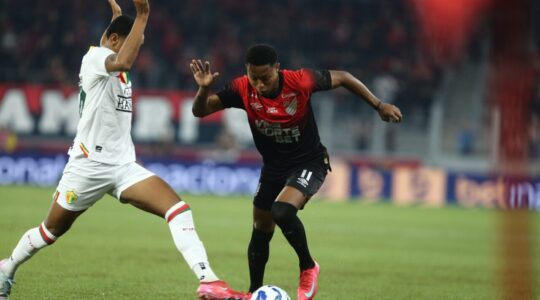 O ponta Isaac, do Athletico Paranaense