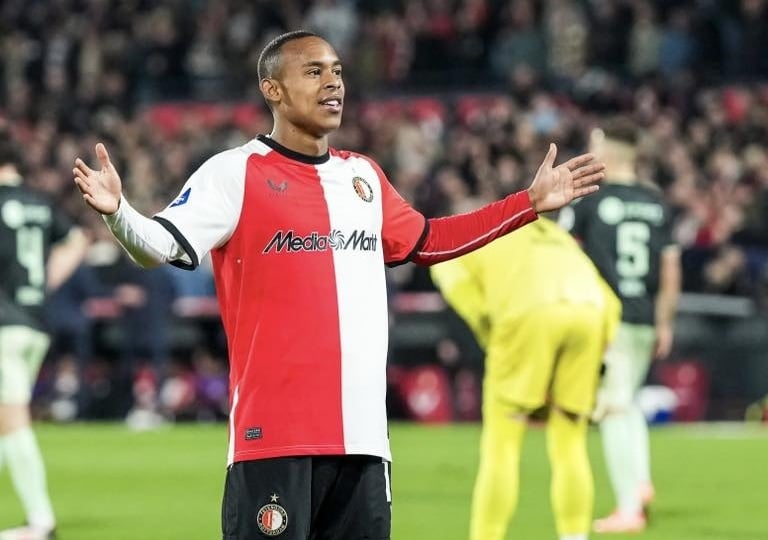 Igor Paixão, ex-Coritiba, comemora gol pelo Feyenoord Rotterdam