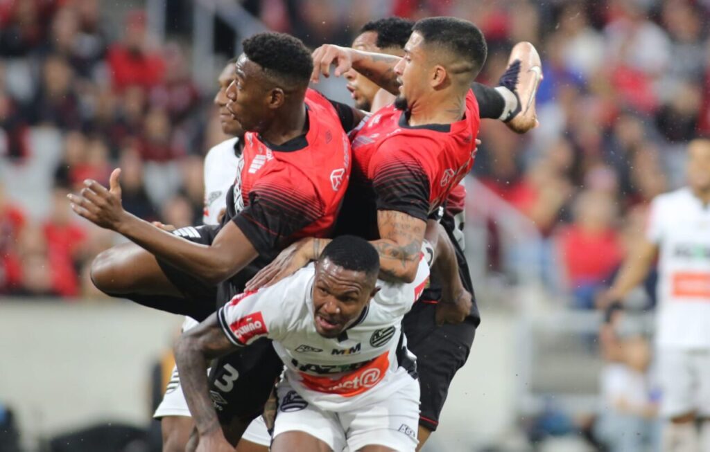 Léo e Renan Peixoto